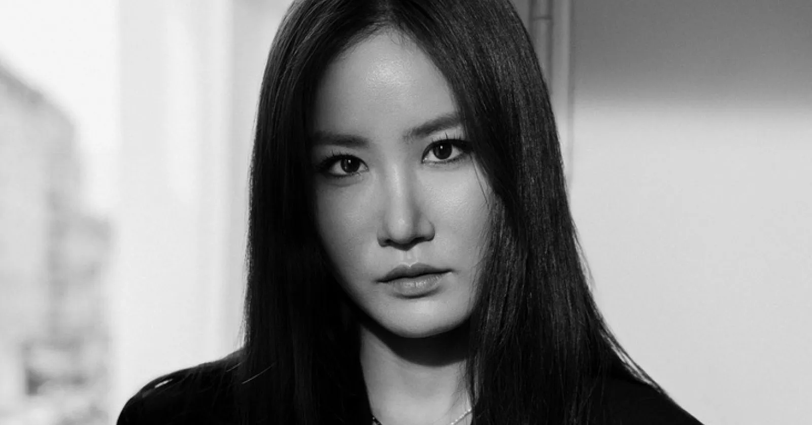 Hera Park é uma mulher asiática, de cabelos castanhos.