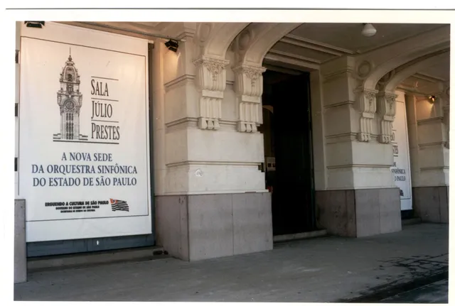 On the façade of Sala São Paulo, a plaque announces the "new headquarters of the São Paulo State Symphony Orchestra."